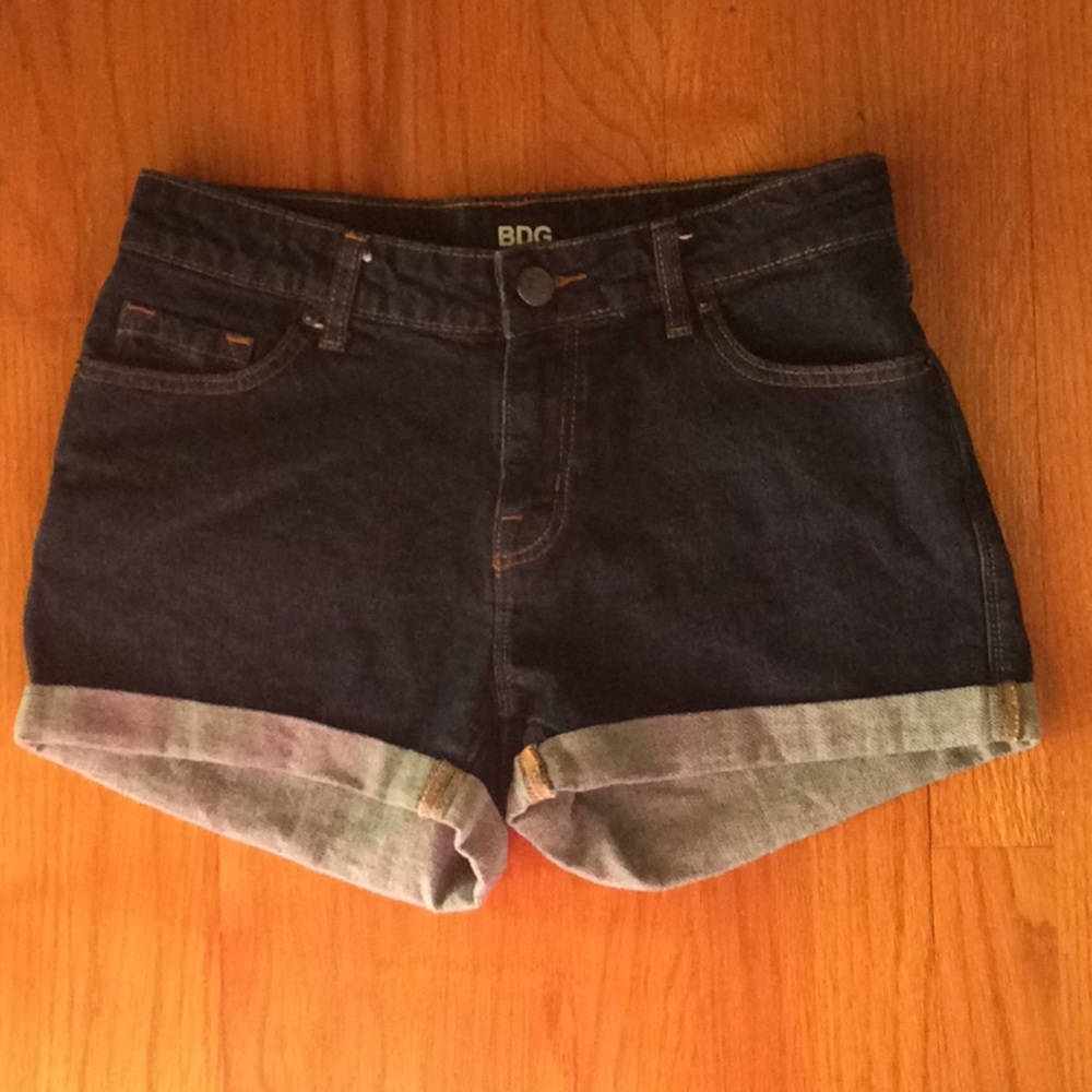BDG Mid Rise Alexa 5 Pocket Shortie Shorts… - Picture 2 of 7